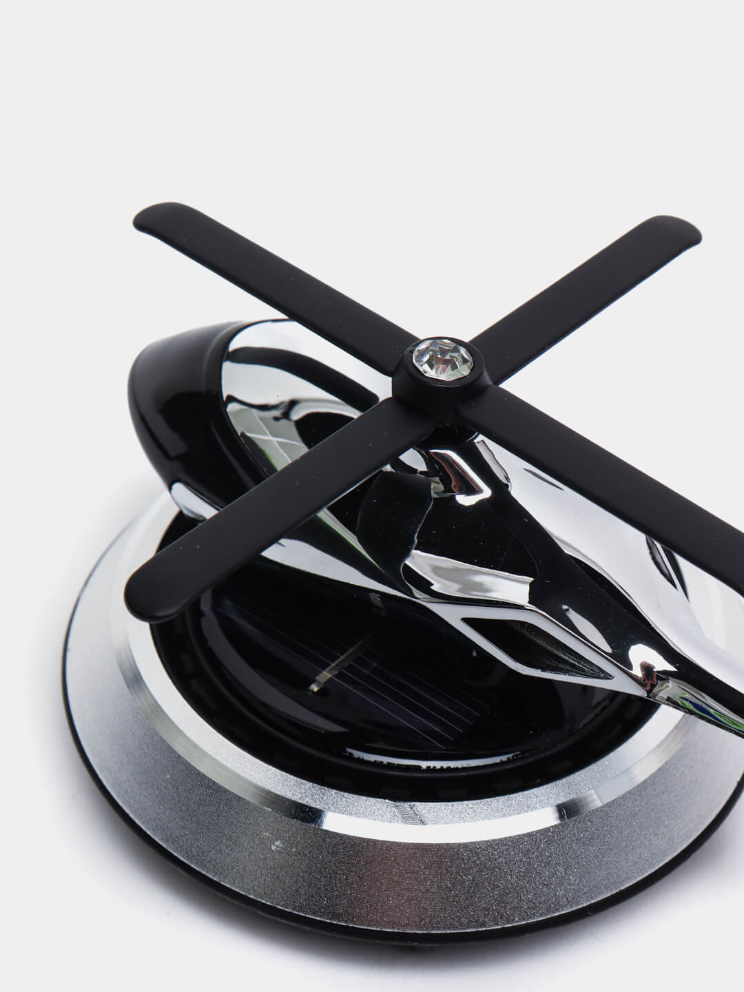 Hidli mashina va quyosh energiyasi bilan ishlaydigan Vertolyot